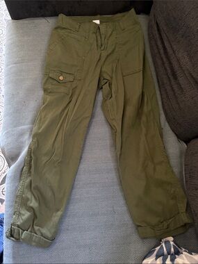 Time and Tru Olive Green Cargo Pants